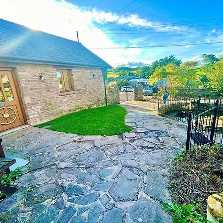 Stone Built Barn In A Beautiful Rural Setting Villa Llangwm-Isaf Exterior foto