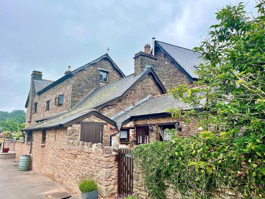 Stone Built Barn In A Beautiful Rural Setting Villa Llangwm-Isaf Exterior foto