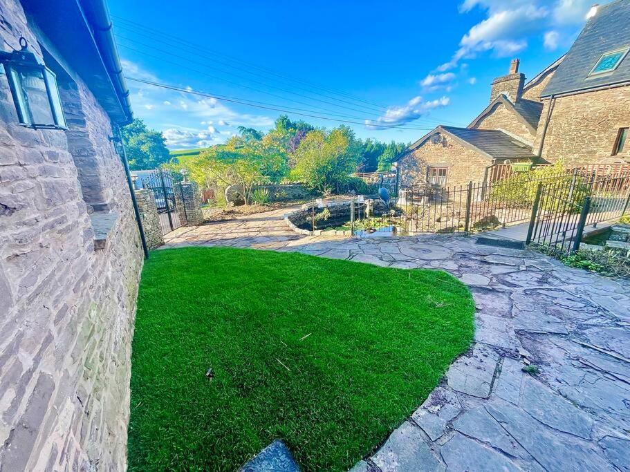 Stone Built Barn In A Beautiful Rural Setting Villa Llangwm-Isaf Exterior foto